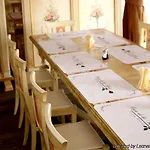 Casa De La Rosa 3*